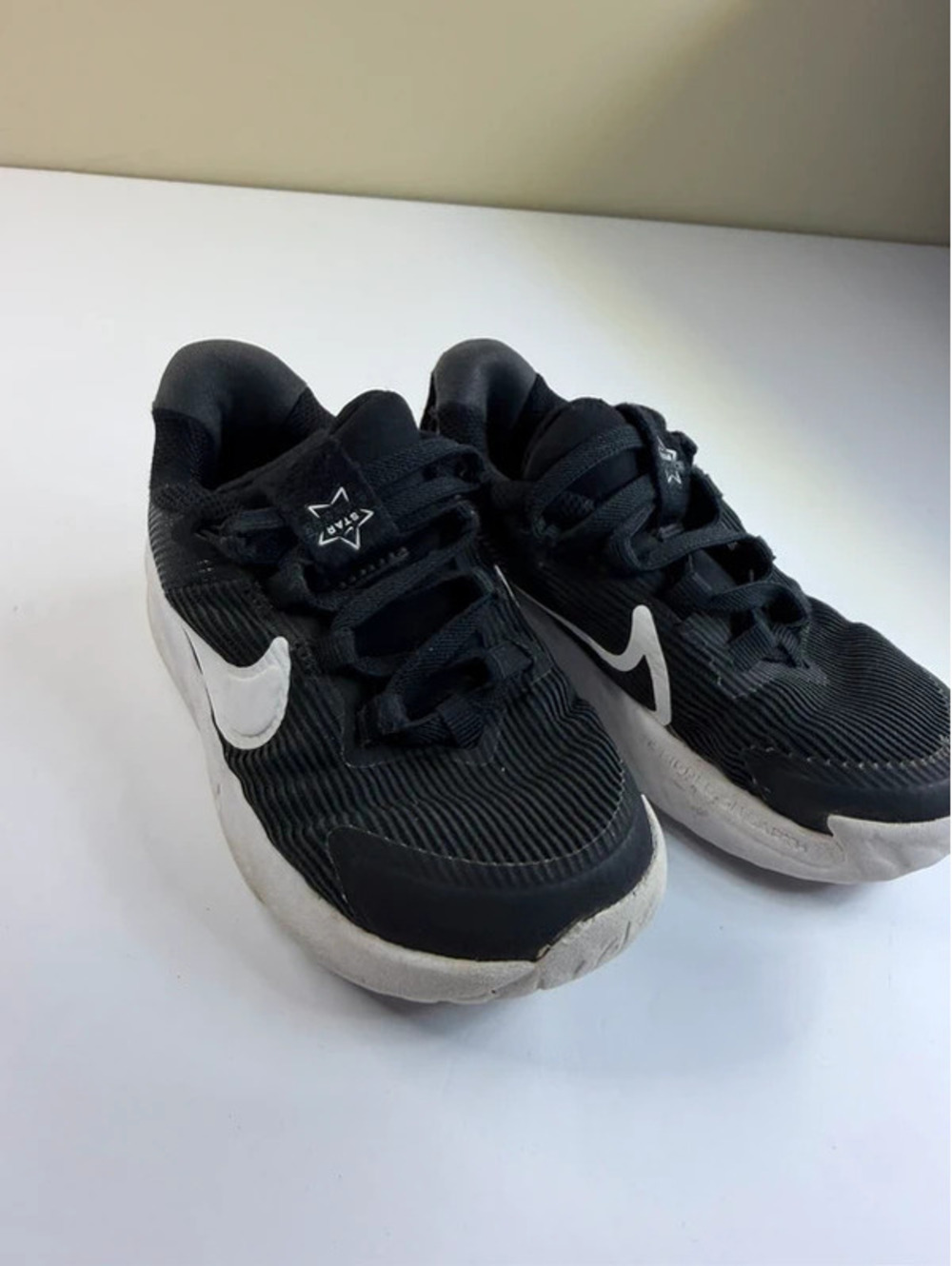 Nike Star Runner Kids Toddler Size 9C Black White Sneakers DX7616-001